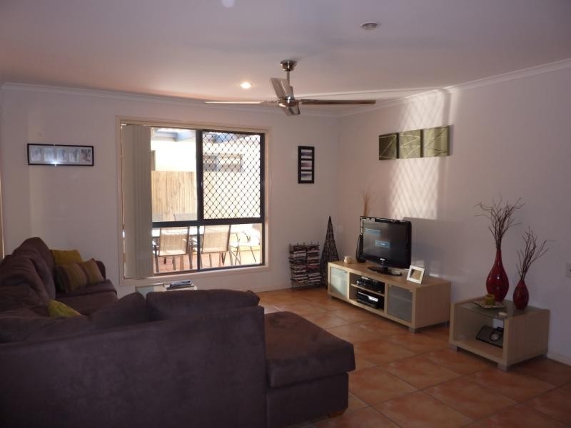 Unit 2/1 Karri Court, Mountain Creek QLD 4557