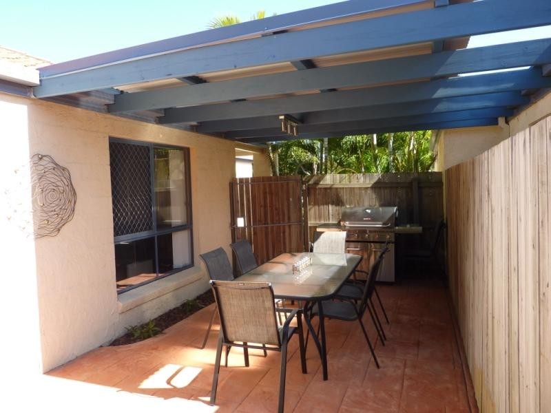 Unit 2/1 Karri Court, Mountain Creek QLD 4557