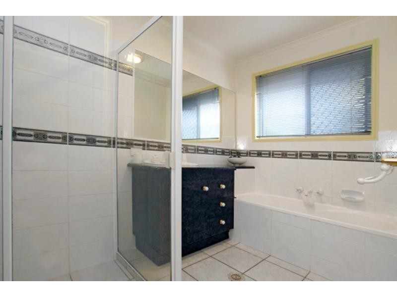 8 Gymea Ct, Mountain Creek QLD 4557