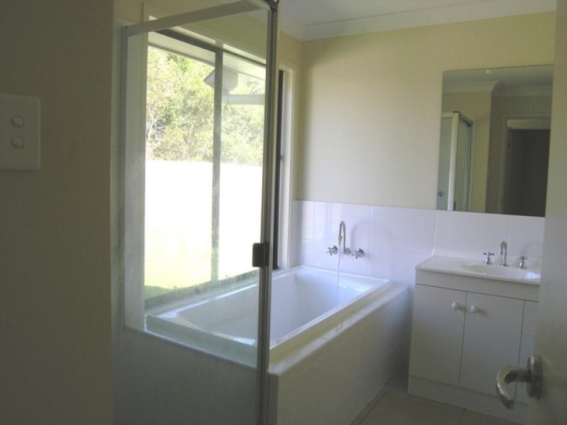 33 BAINBRIDGE CIRCUIT, Sippy Downs QLD 4556