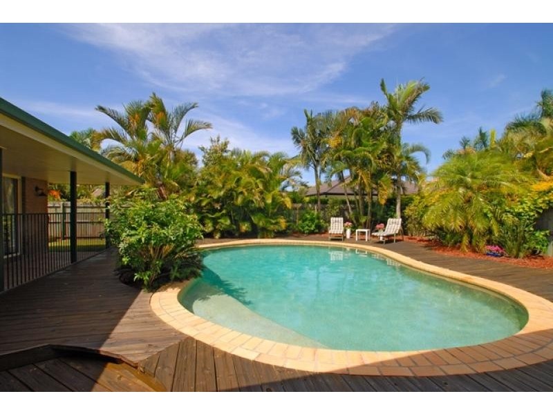 5 Teasel Court, Mountain Creek QLD 4557