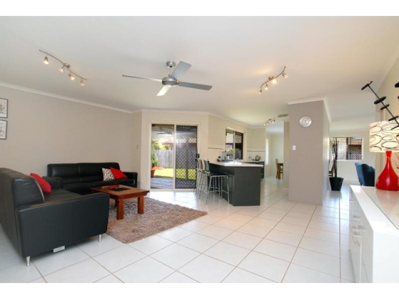 22 Sweetbrush Place, Mountain Creek QLD 4557