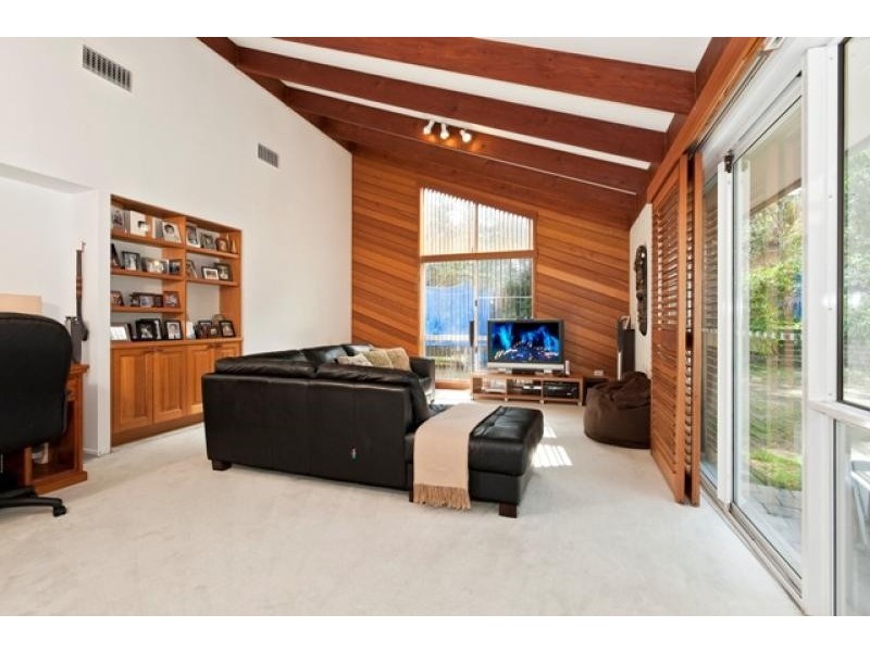 102 Karawatha Drive, Mountain Creek QLD 4557