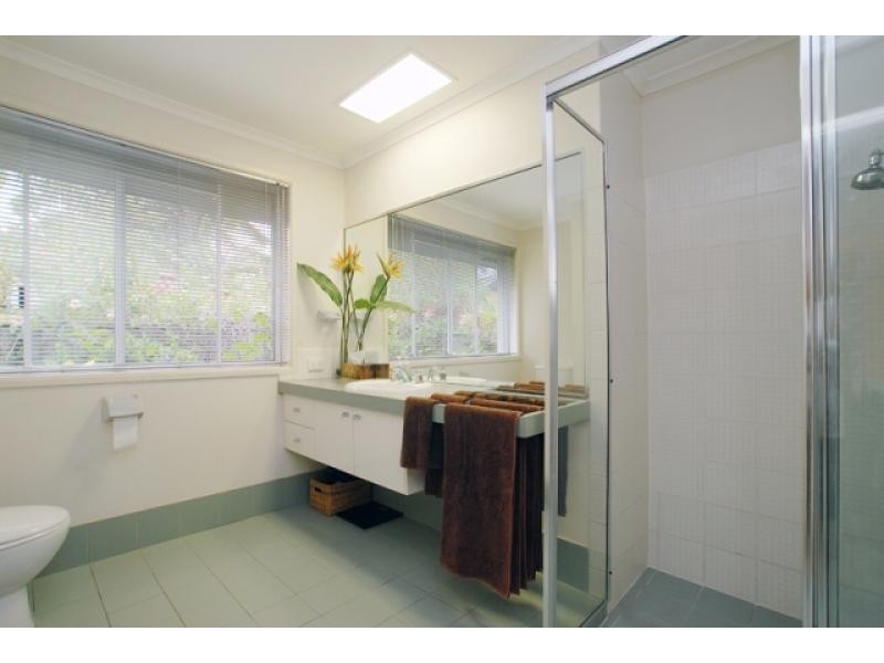 102 Karawatha Drive, Mountain Creek QLD 4557