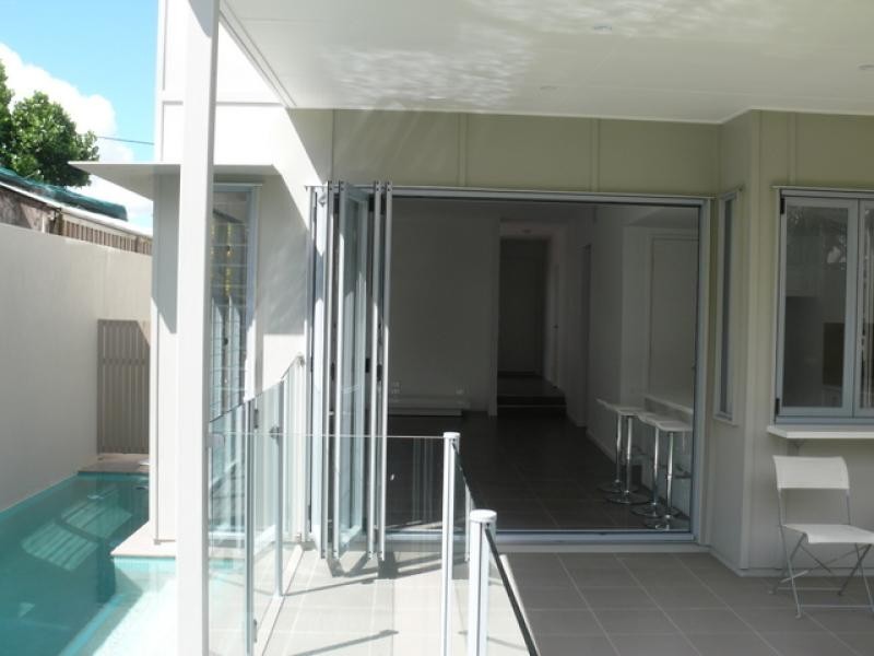 27 Small Street, Newstead QLD 4006