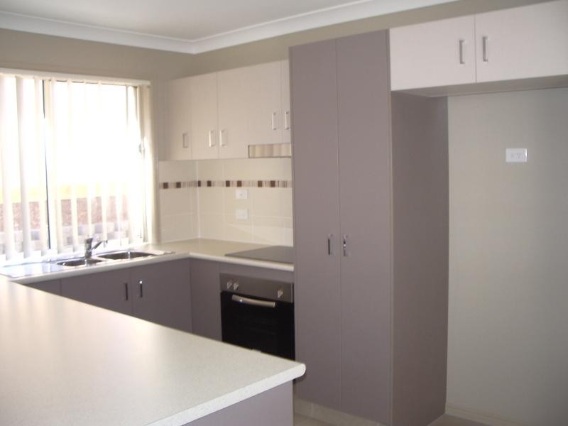 19 Caragh Crescent, Oxenford QLD 4210