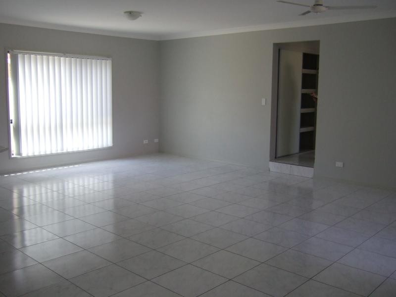 5 Aingeal Place, Oxenford QLD 4210