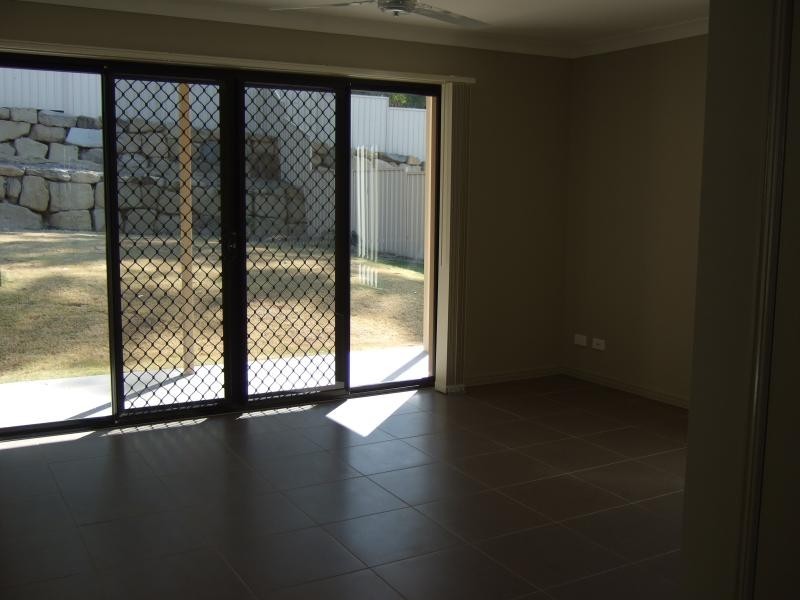 15 Caragh Crescent, Oxenford QLD 4210