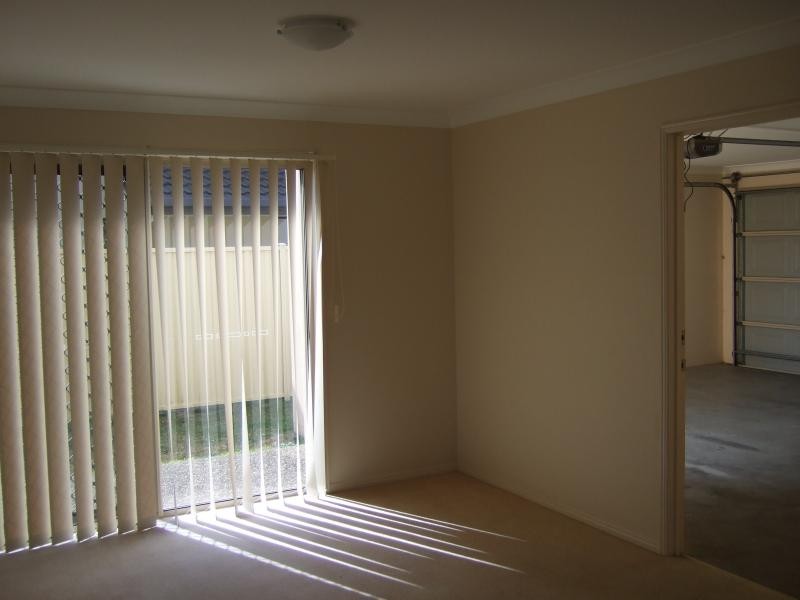 78 Golden Bear Drive, Arundel QLD 4214