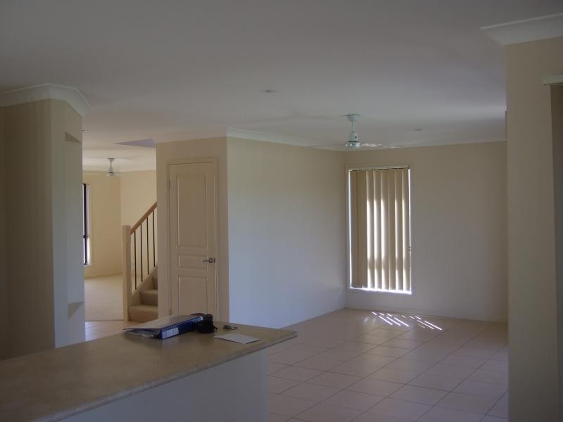 32 Golden Bear Drive, Arundel QLD 4214