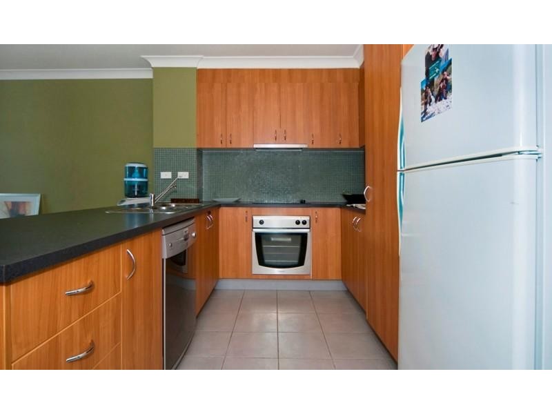 33 Clark St, Biggera Waters QLD 4216