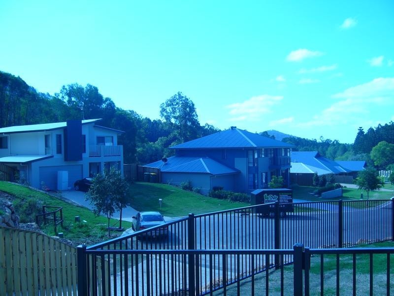 10 Gellert Close, Pacific Pines QLD 4211