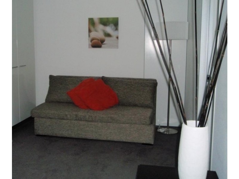 9 Ferny Ave, Surfers Paradise QLD 4217