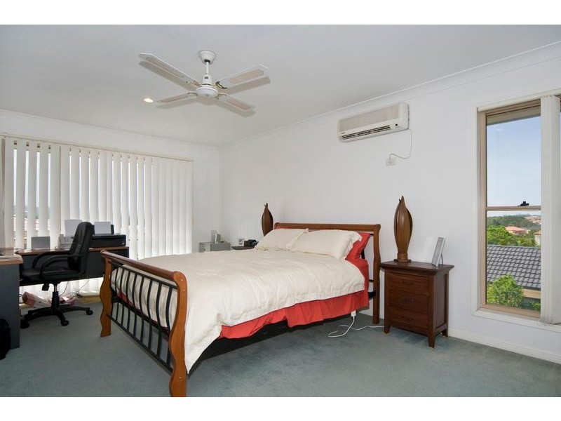 19 Respall Way, Arundel QLD 4214
