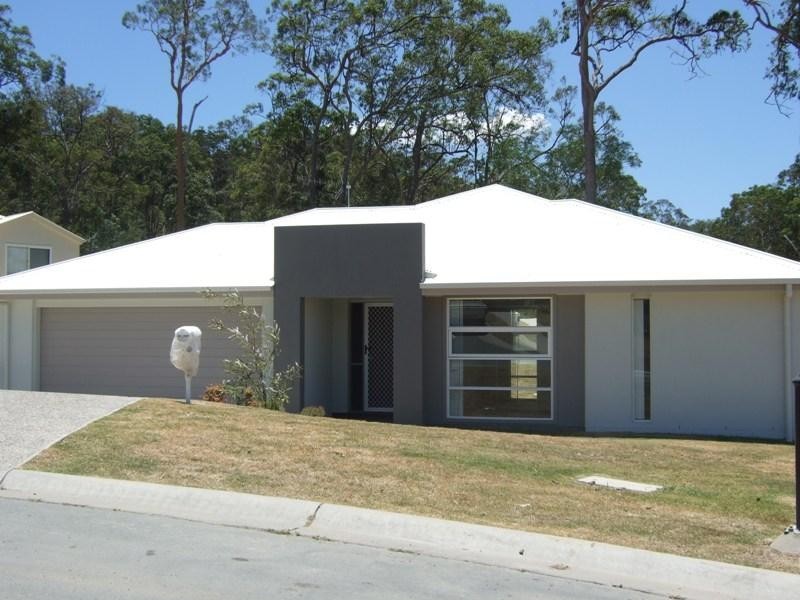 7 Caragh Crescent, Oxenford QLD 4210