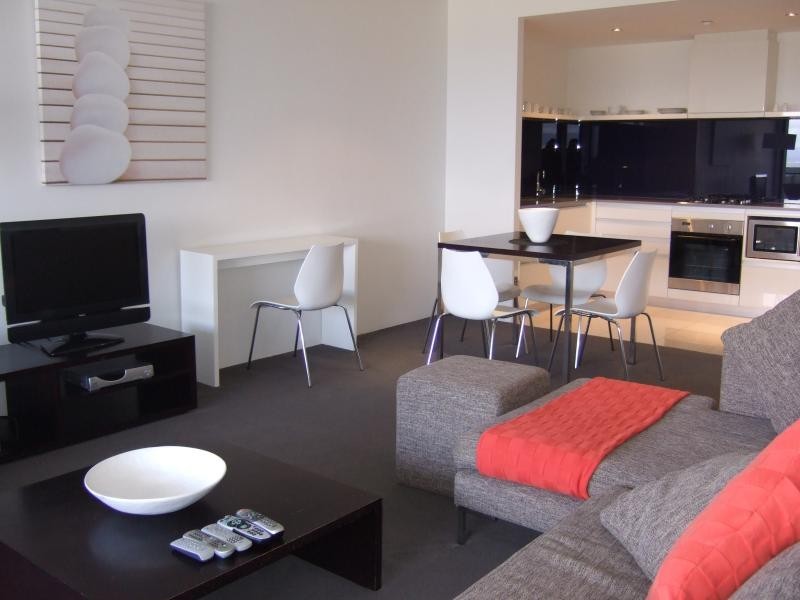 9 Ferny Avenue, Circle on Cavill, Surfers Paradise QLD 4217