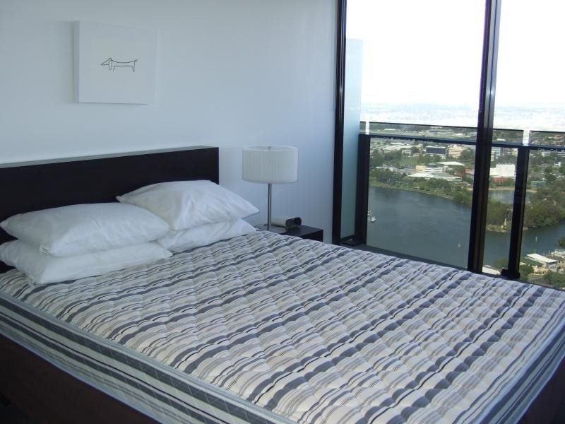 9 Ferny Avenue, Circle on Cavill, Surfers Paradise QLD 4217