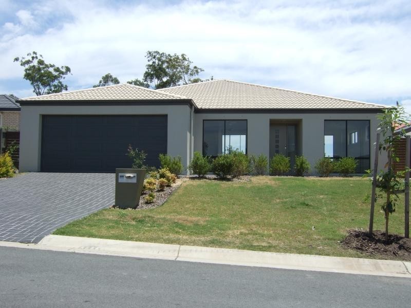 32 Charlton Street, Ormeau QLD 4208