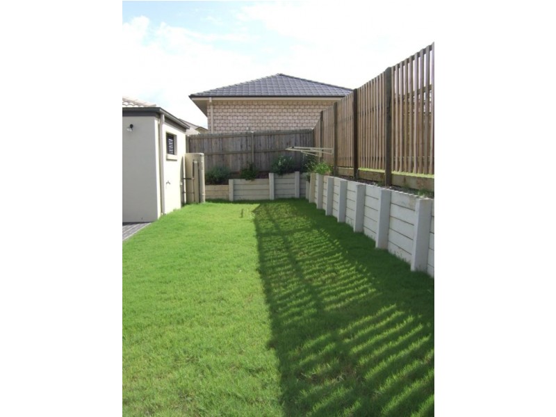 32 Charlton Street, Ormeau QLD 4208