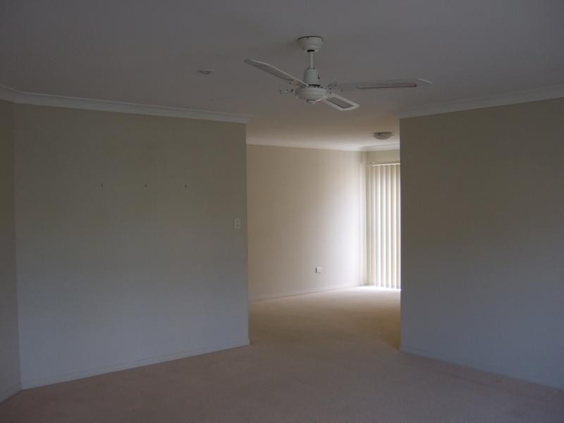 24 Tanzen, Arundel QLD 4214