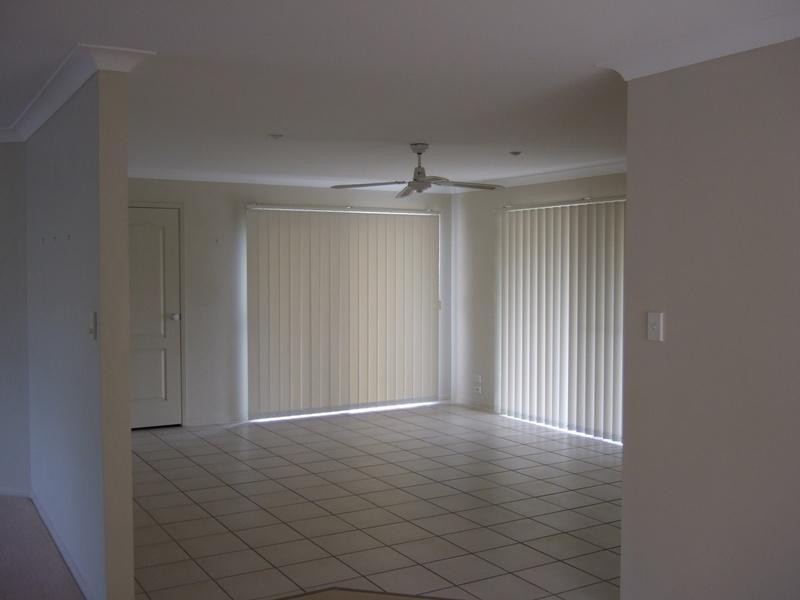 24 Tanzen, Arundel QLD 4214