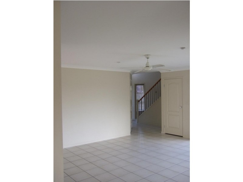 24 Tanzen, Arundel QLD 4214