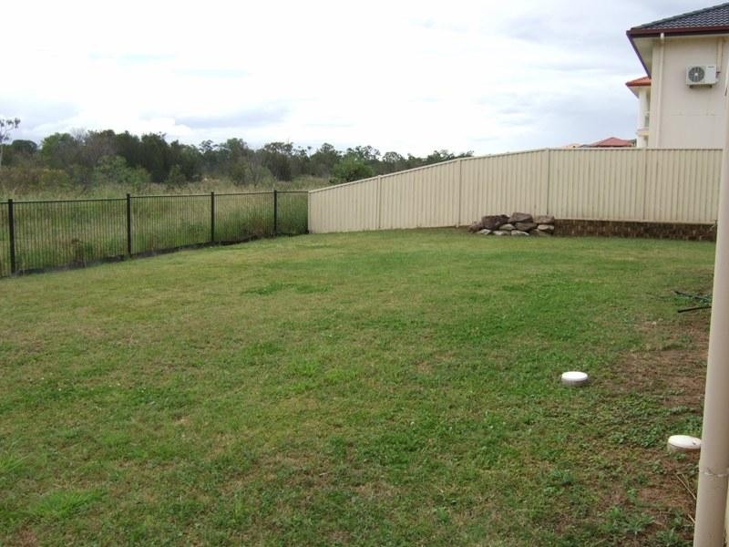 60 Golden Bear Drive, Arundel QLD 4214