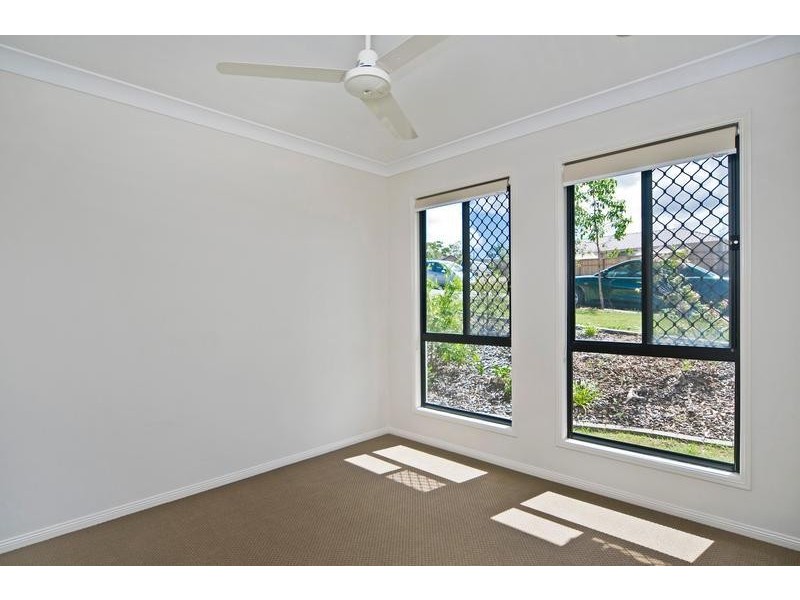 8 Elizabeth Street, Coomera QLD 4209