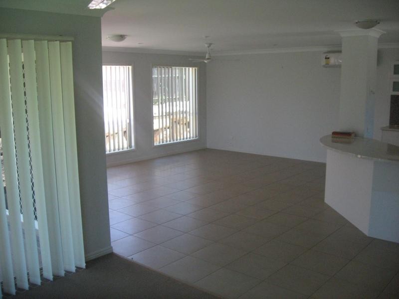 30 Brittany Crescent, Raceview QLD 4305