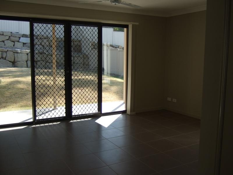 15 Caragh Crescent, Oxenford QLD 4210