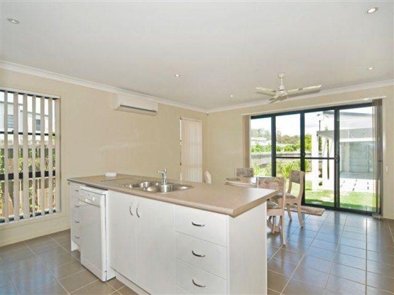 Unit 5/17 Park Esplanade, Coomera QLD 4209