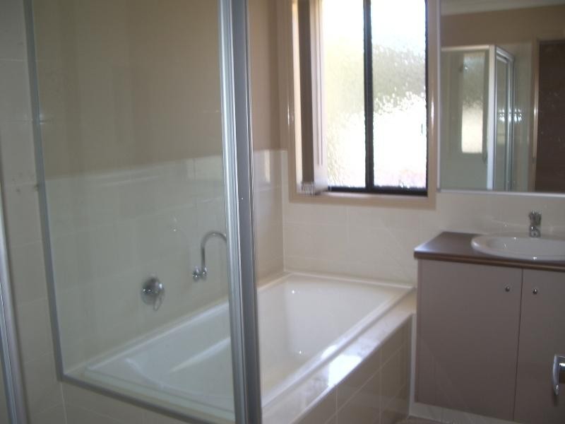 13 Caragh Crescent, Oxenford QLD 4210