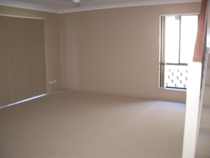 13 Caragh Crescent, Oxenford QLD 4210