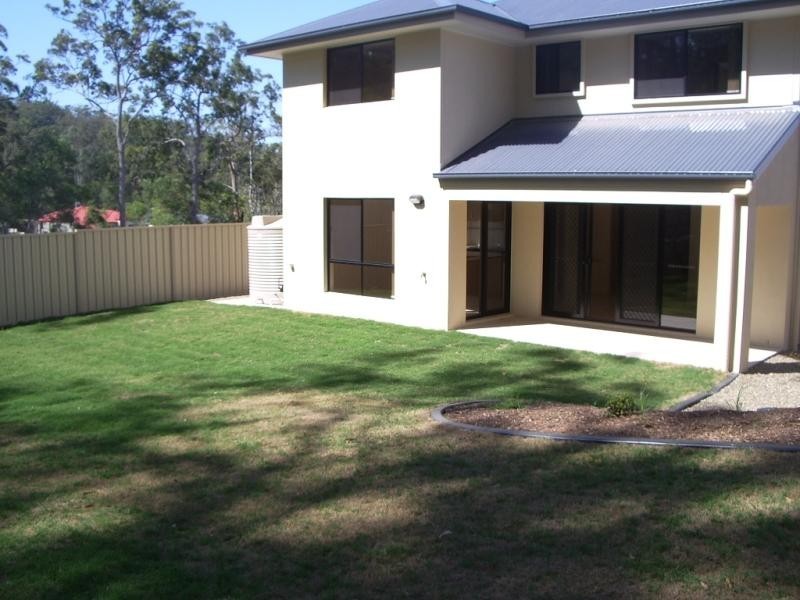 13 Caragh Crescent, Oxenford QLD 4210