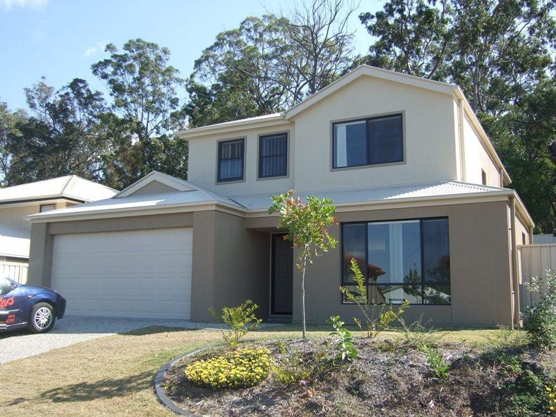 15 Caragh Crescent, Oxenford QLD 4210