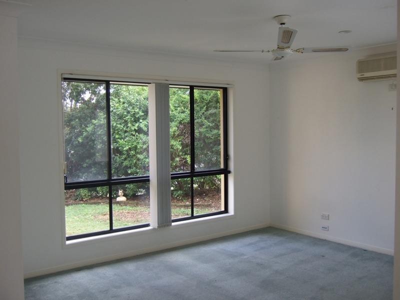 37 Respall Way, Arundel QLD 4214