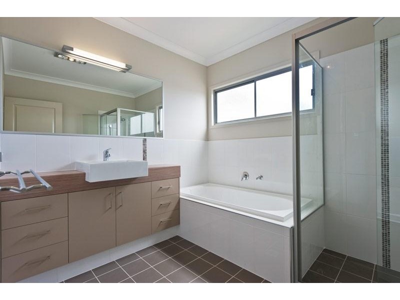 Unit 2/25 Lisa Crescent, Coomera QLD 4209