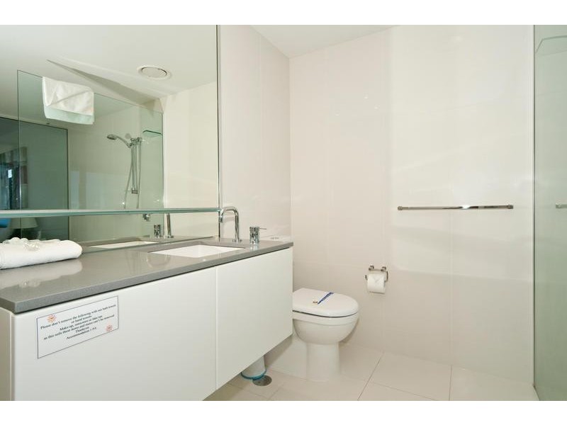 9 Ferny Avenue, Circle on Cavill, Surfers Paradise QLD 4217