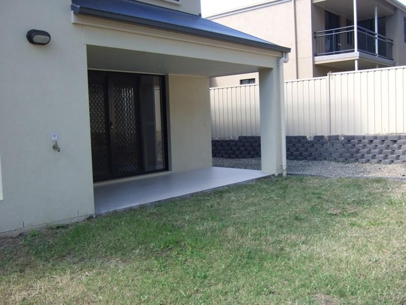 13 Caragh Crescent, Oxenford QLD 4210