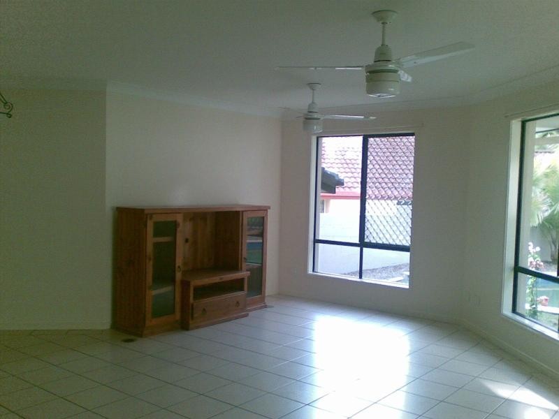11 Chichester Drive, Arundel QLD 4214