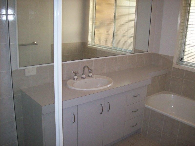 6 Bunya Court, Helensvale QLD 4212