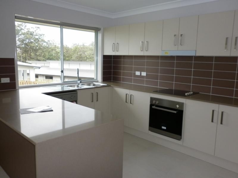 7 Harriet Lane, Oxenford QLD 4210