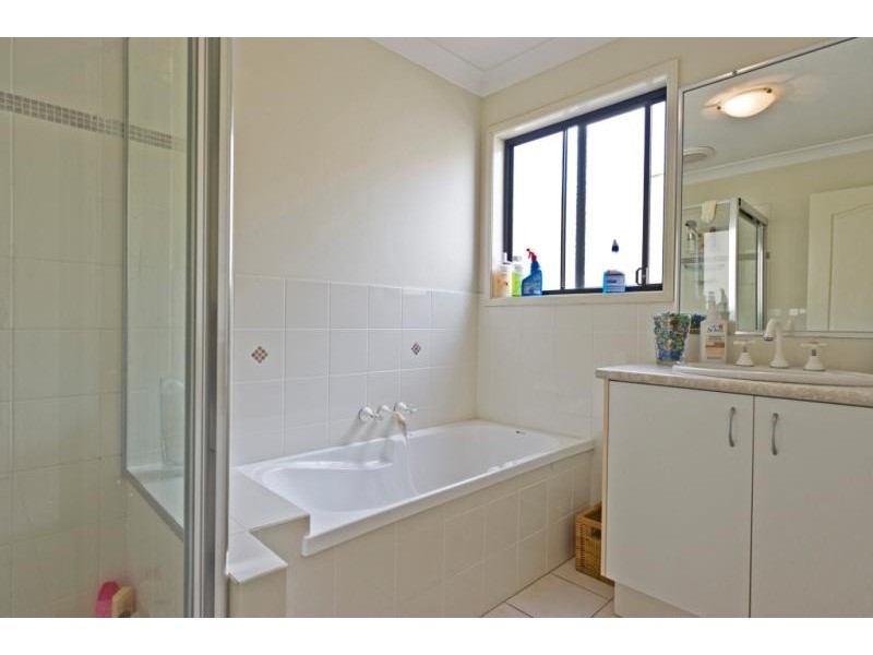 3 Katie Court, Arundel QLD 4214