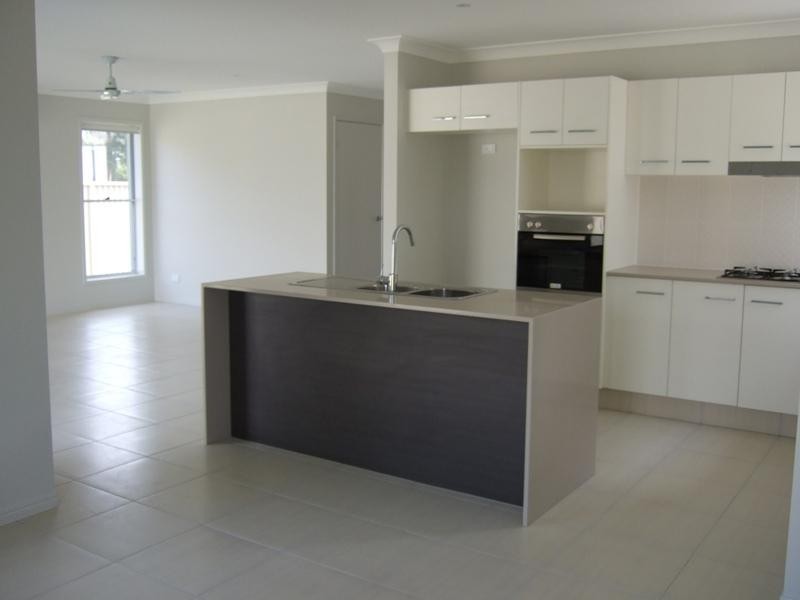 3 Chromata Lane, Coomera QLD 4209