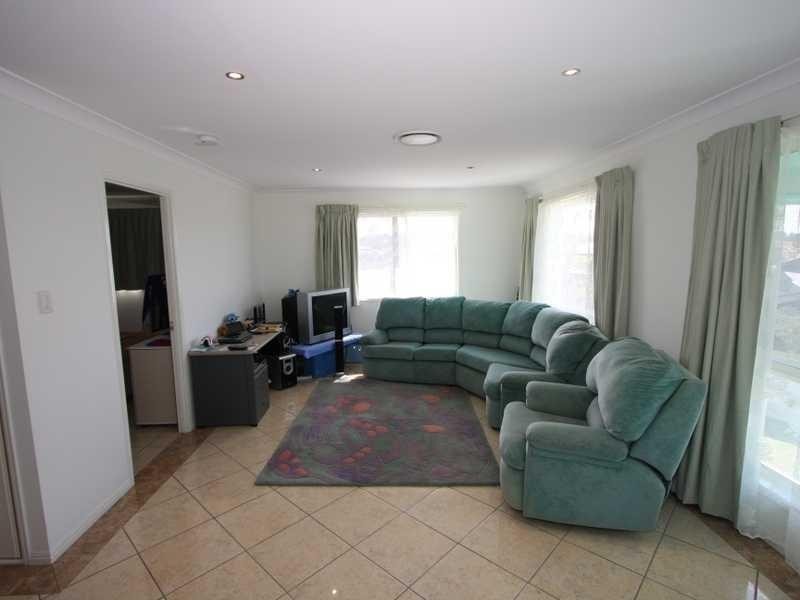 12 WHITEWOOD PLACE, Molendinar QLD 4214