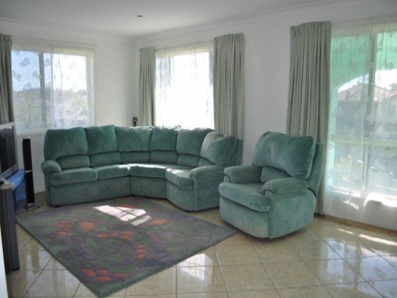 12 WHITEWOOD PLACE, Molendinar QLD 4214