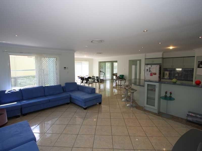 12 WHITEWOOD PLACE, Molendinar QLD 4214