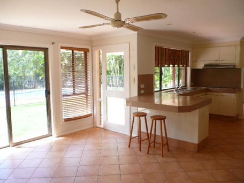 1 DERWENT AVENUE, Helensvale QLD 4212