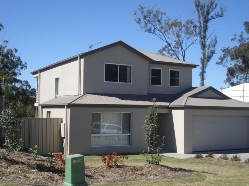 18 Saltwater Boulevard, Oxenford QLD 4210