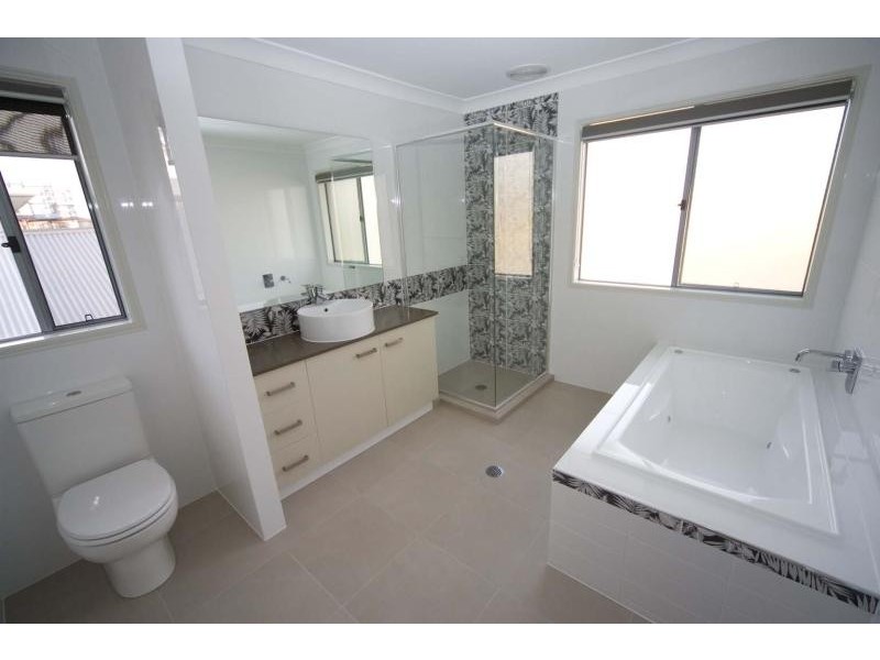 9 Chromata Lane, Coomera QLD 4209